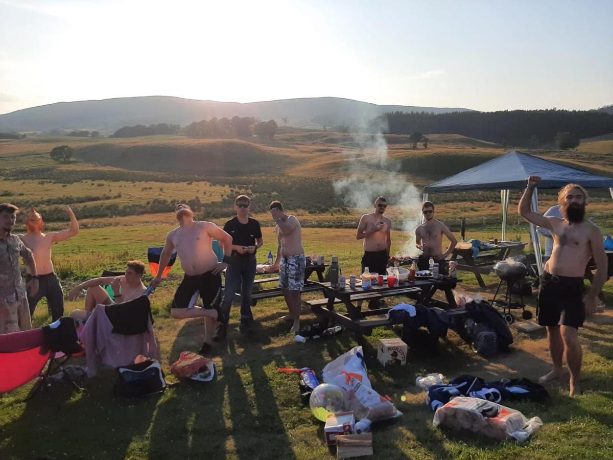 Scotland Paradise Relax Accommodation By Shooting Club Kirriemuir Balintore  Bagian luar foto