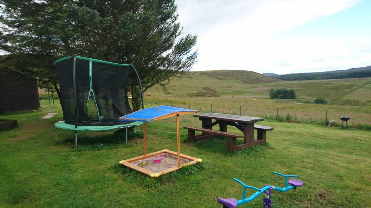 Scotland Paradise Relax Accommodation By Shooting Club Kirriemuir Balintore  Bagian luar foto