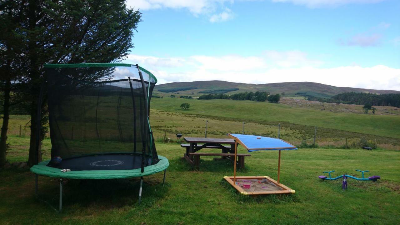 Scotland Paradise Relax Accommodation By Shooting Club Kirriemuir Balintore  Bagian luar foto