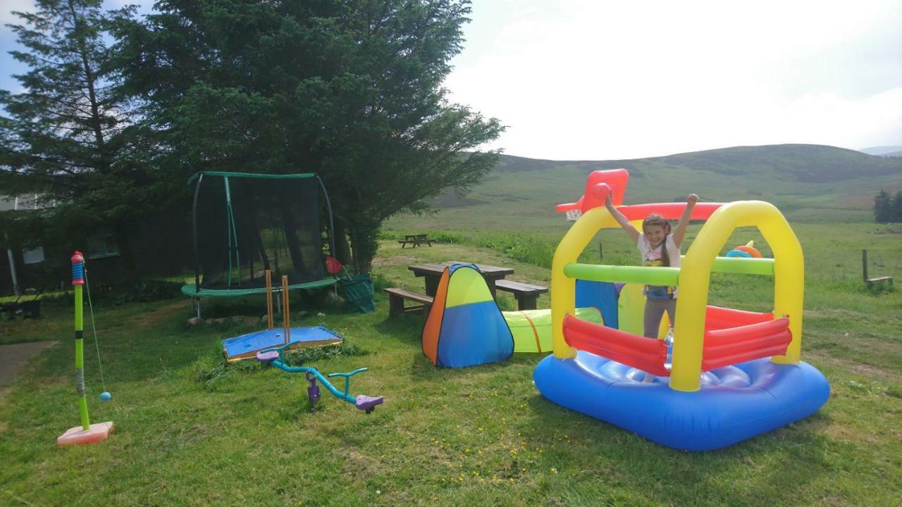 Scotland Paradise Relax Accommodation By Shooting Club Kirriemuir Balintore  Bagian luar foto